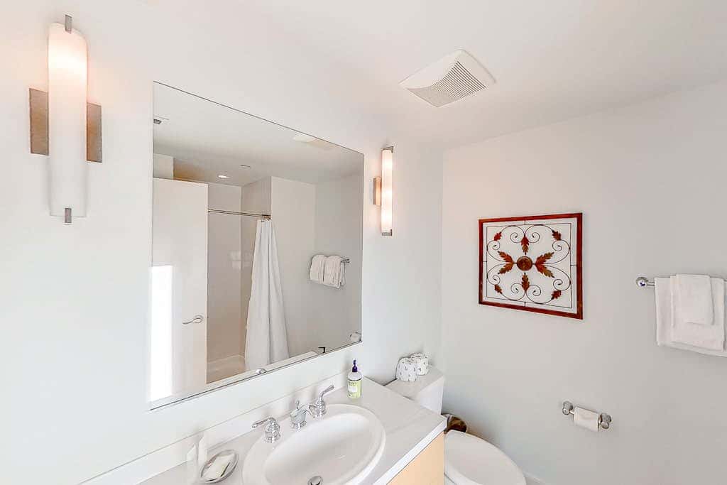 Chelan Resort Suites - Comfort by the Lake 201