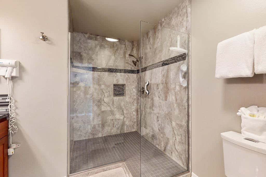 Lake Chelan Shores Water View  Unit #18-3