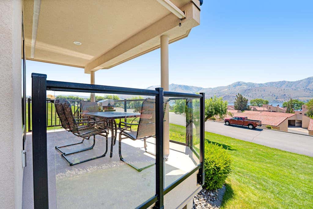 Lake Chelan Shores - Sunny by the Lake 18-4