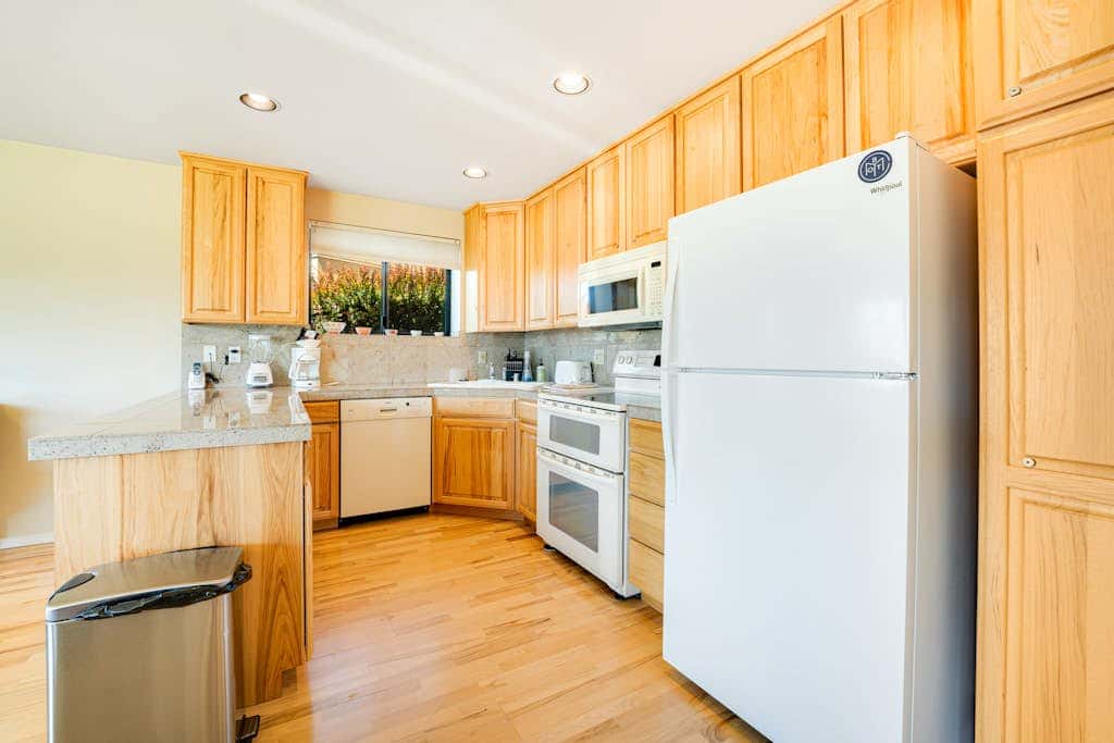 Lake Chelan Shores - Sunny by the Lake 18-4