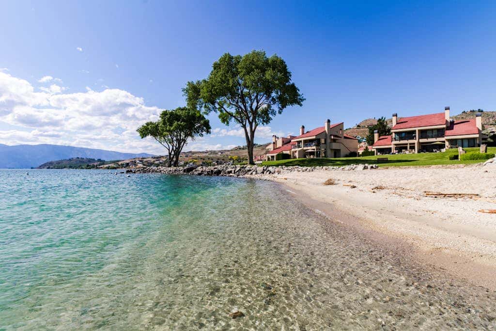 Lake Chelan Shores - Sunny by the Lake 18-4