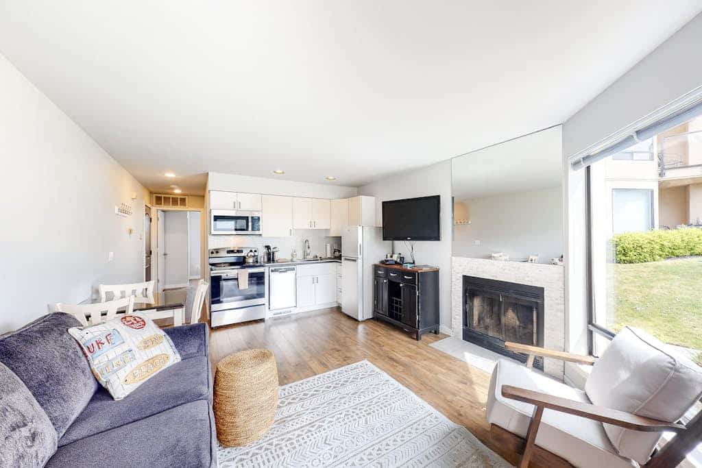 Bright Waterfront Condo with Lake & Mountain Views, Shared Pools & Hot Tubs