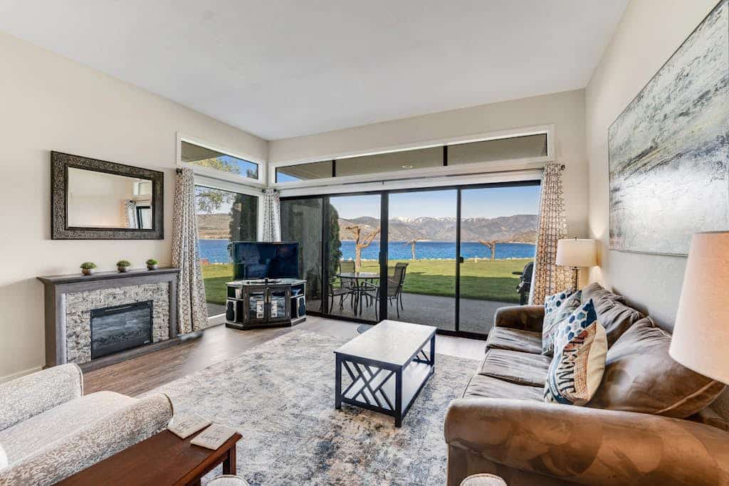 Comfy Lakefront Condo with Water Views, Shared Pool & Hot Tub