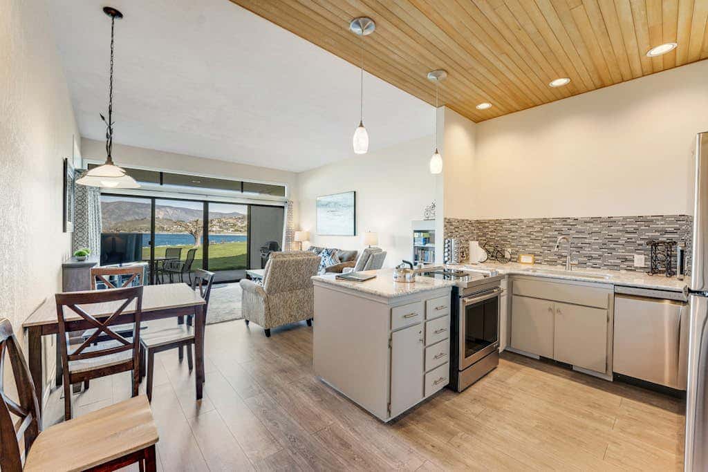 Lake Chelan Shores - Sweet Retreat  #3-3
