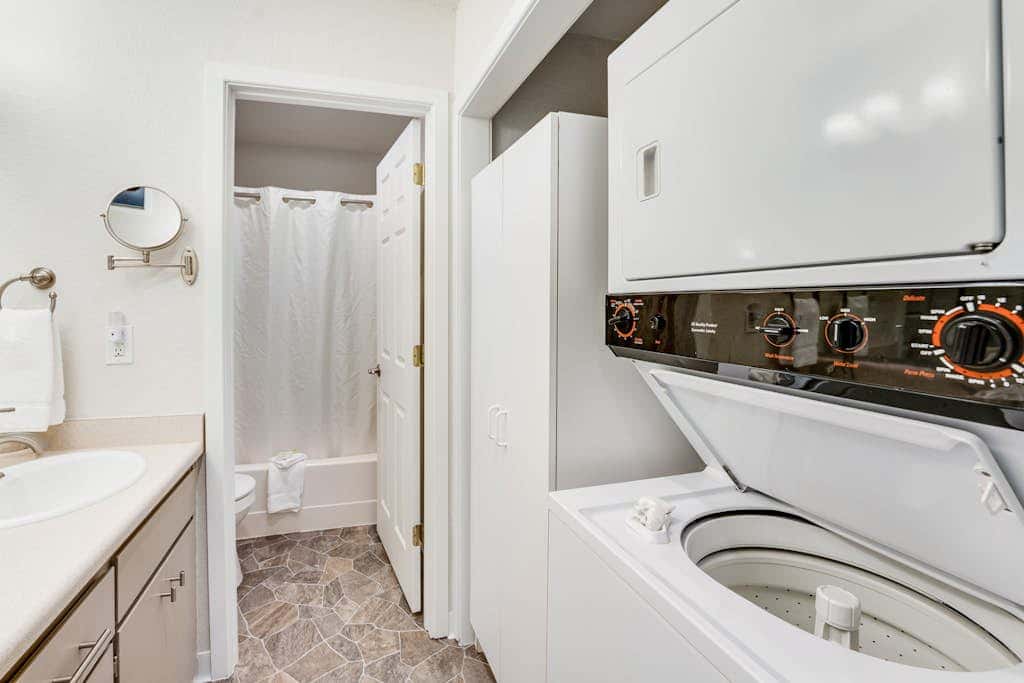 Lake Chelan Shores - Sweet Retreat  #3-3