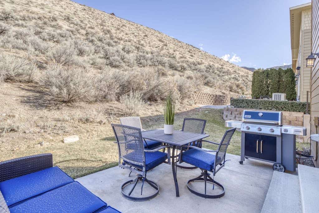 Riverview Townhome, w/ access to hot tub, pools, golf, boat launch & more!