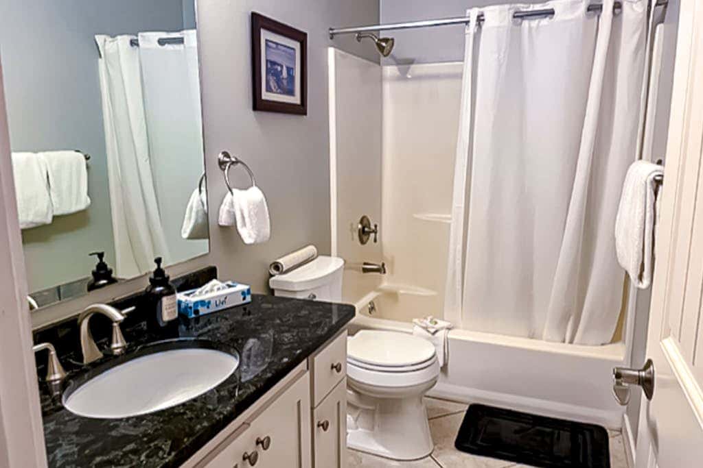 Lake Chelan Shores - A Lakeside Spectacular #17-10