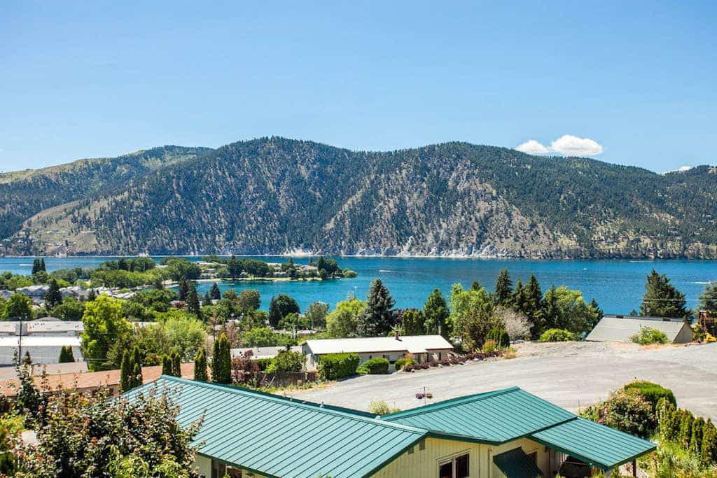 A-frame home with lovely views of Manson Bay - deck, game room & washer/dryer