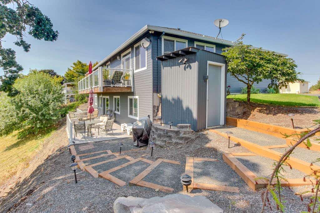 Bright & Cheery Golf Getaway, Close to Wineries & Local Attractions