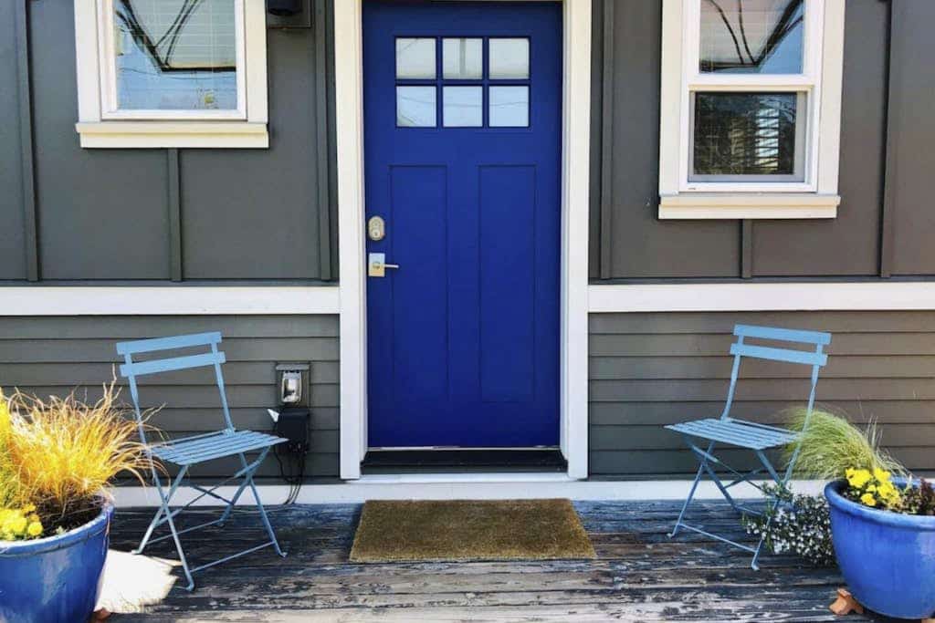 Blue Door Tiny Home in Mississippi District, near downtown & Convention Center