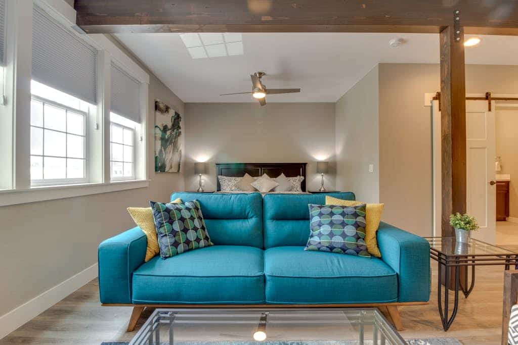 High-end studio with gas fireplace, WiFi, central AC - near restaurants/wineries