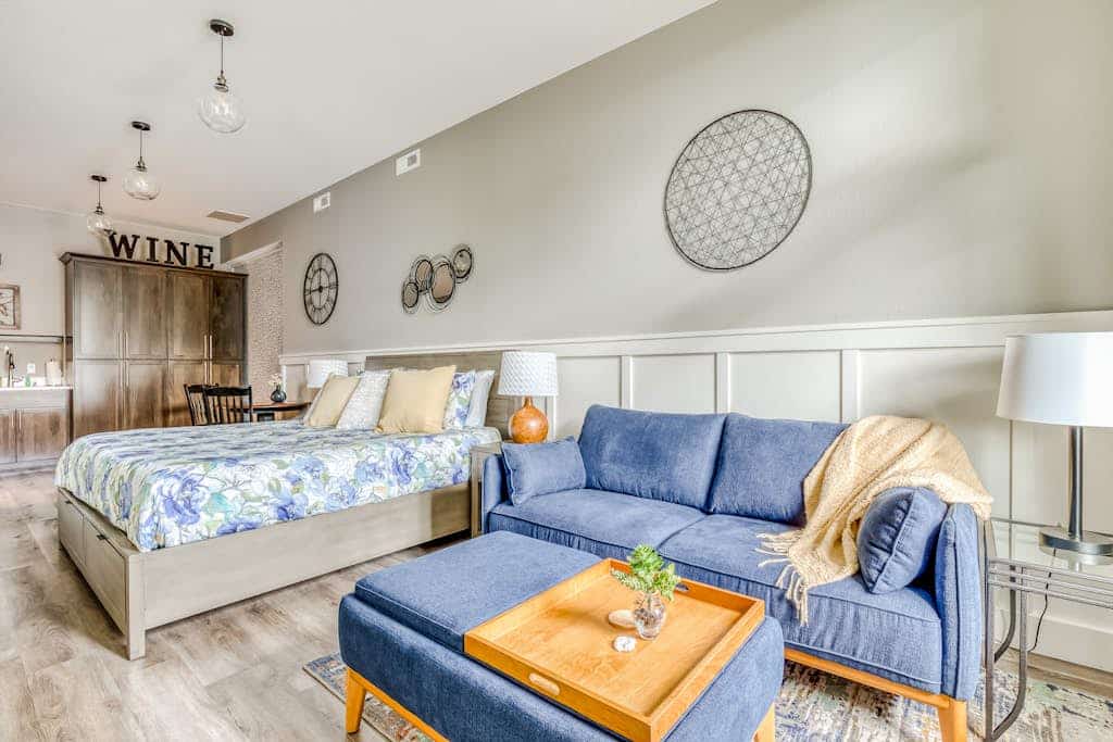 Beautifully-updated, ground floor studio with a kitchenette, & free WiFi