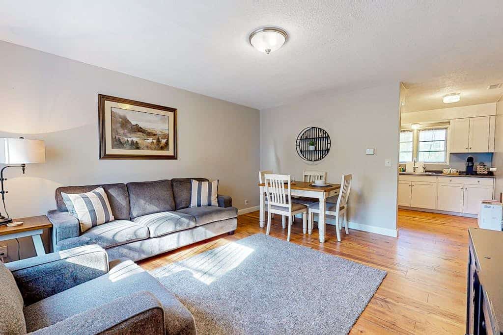 Tranquil & charming retreat with patio & W/D - near river access, parks & trails