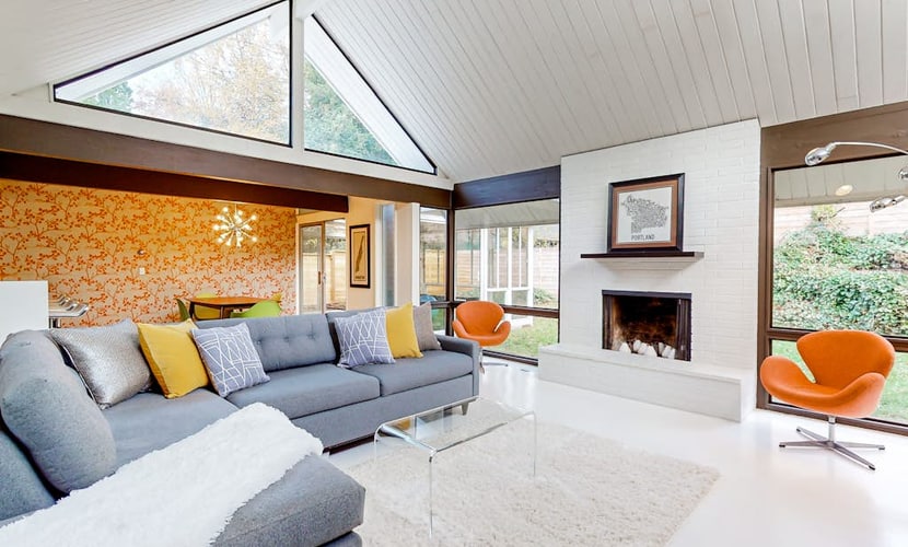 MCM home with atrium & yoga area near Nike HQ, Intel & Washington Square Mall