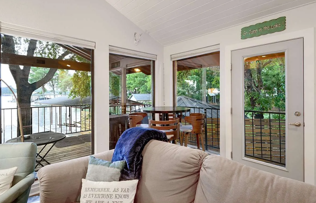 Villa Shoals