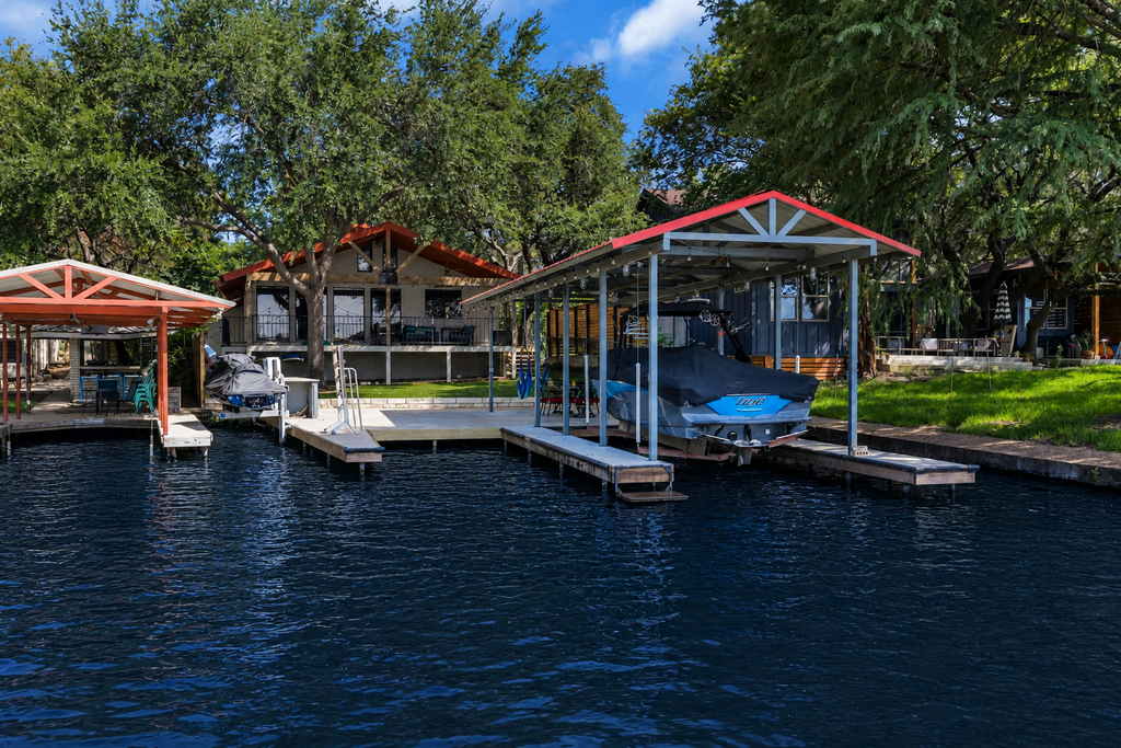 Villa Shoals