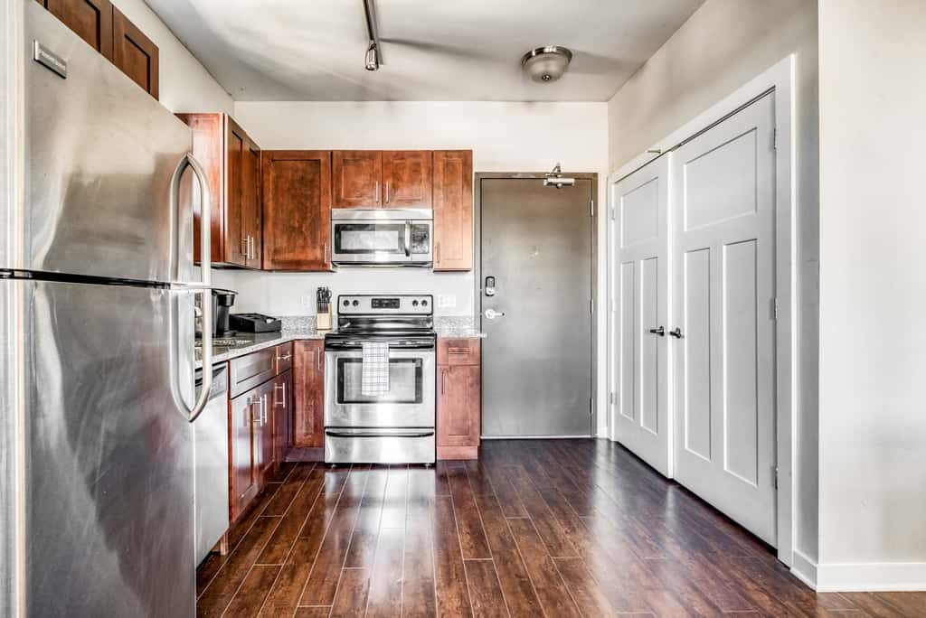 CozySuites Music Row Spacious 2BR in Nashville!