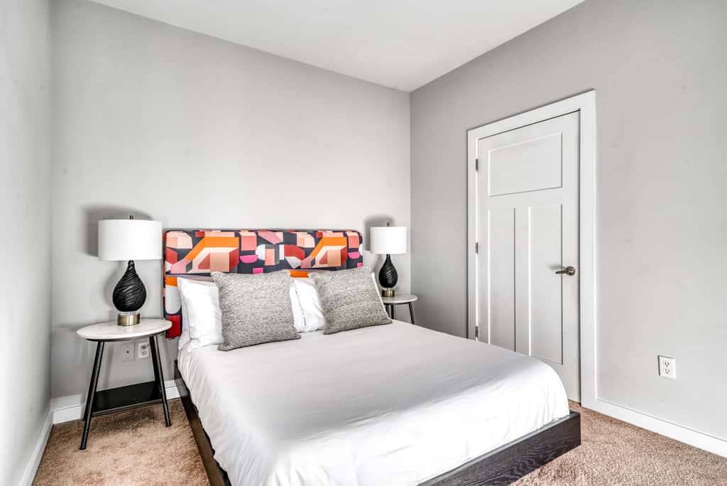 CozySuites Music Row Spacious 2BR in Nashville!