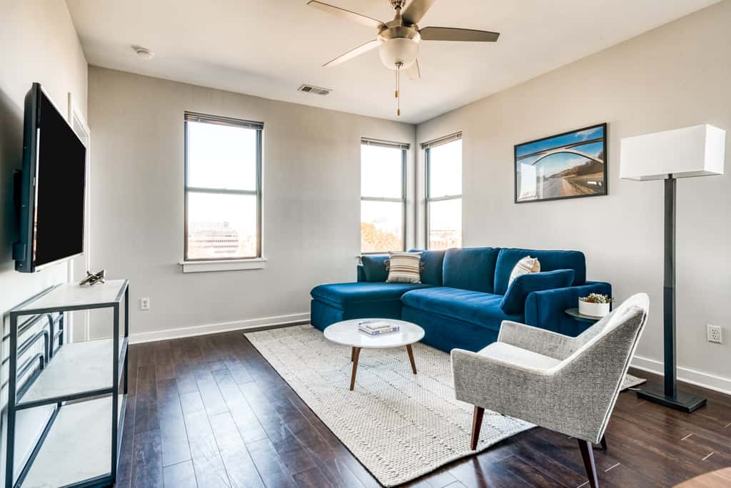 CozySuites Music Row Spacious 2BR in Nashville!