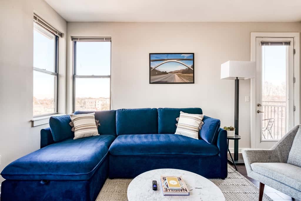 CozySuites Music Row Spacious 2BR in Nashville!