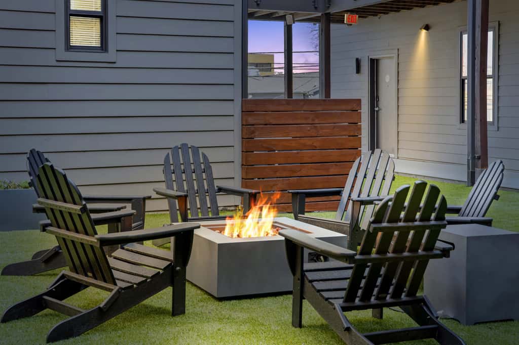 CozySuites Music Row Spacious 2BR in Nashville!