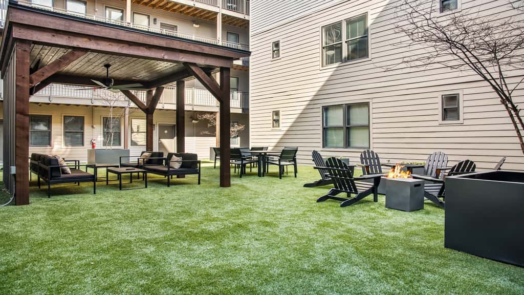 CozySuites Music Row Spacious 2BR in Nashville!