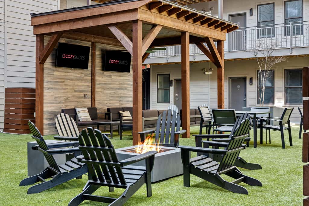 CozySuites Music Row Spacious 2BR in Nashville!