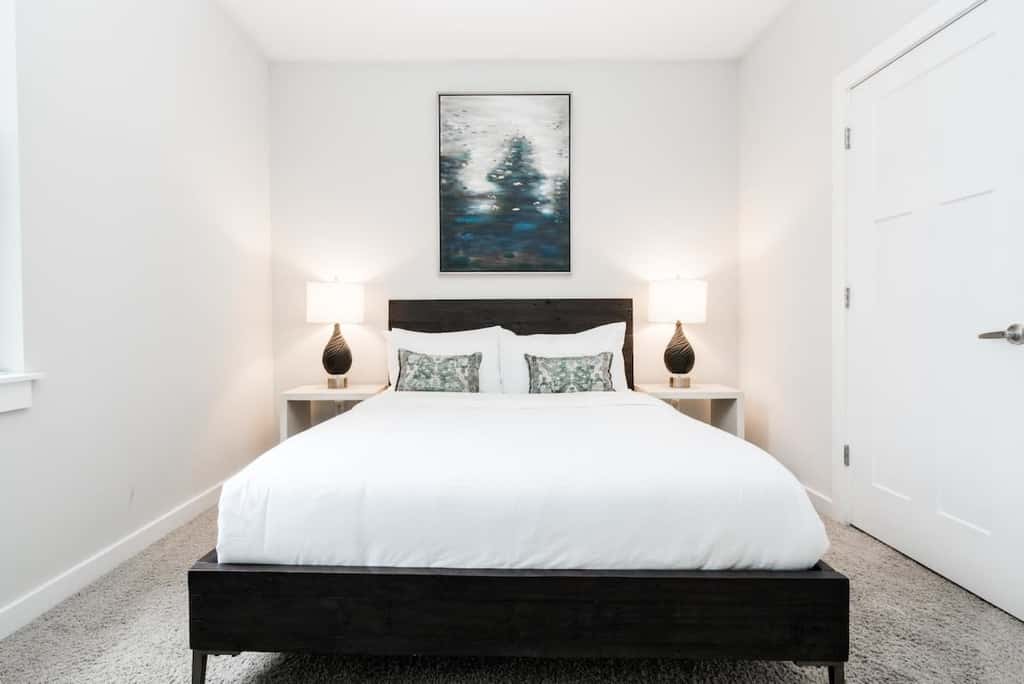 CozySuites Music Row Stunning 2BR in Nashville!