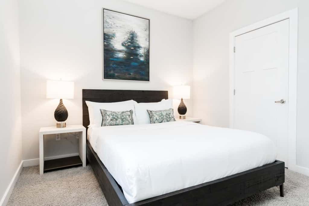 CozySuites Music Row Stunning 2BR in Nashville!
