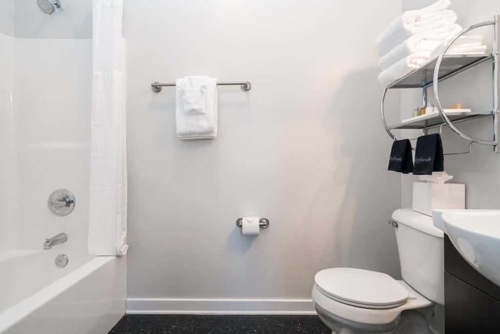 CozySuites Music Row Stunning 2BR in Nashville!