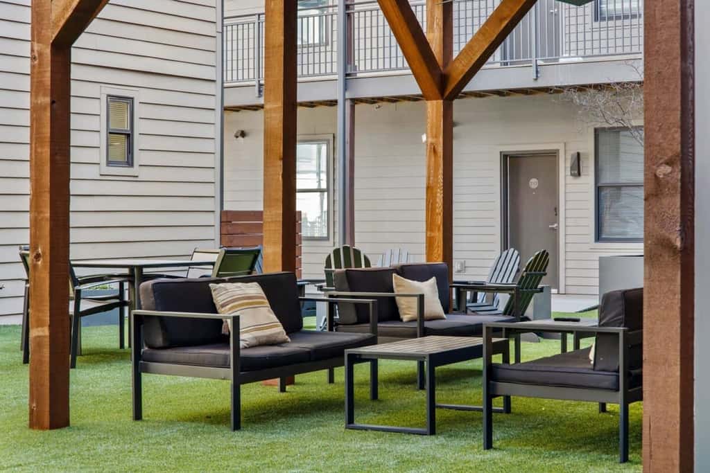 CozySuites Music Row Stunning 2BR in Nashville!