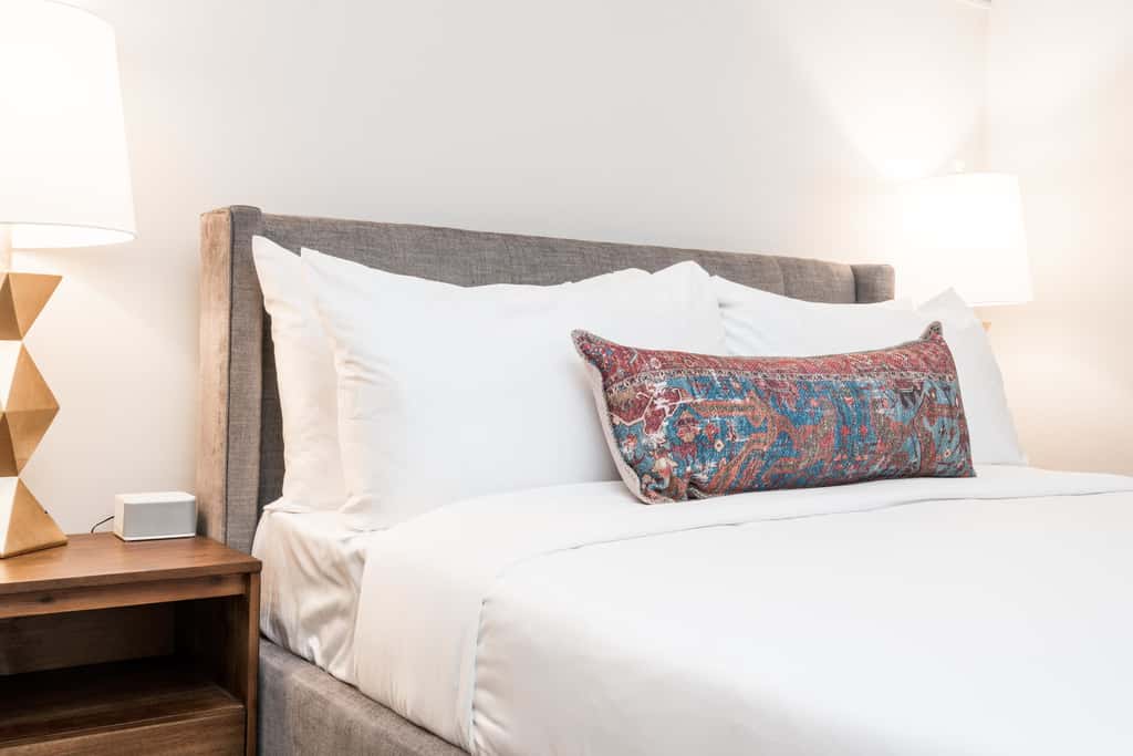 CozySuites MusicRow Astonishing SDO Nashville!
