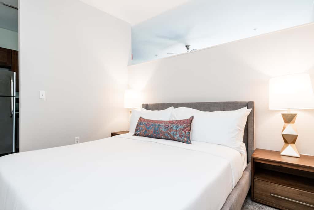 CozySuites MusicRow Astonishing SDO Nashville!