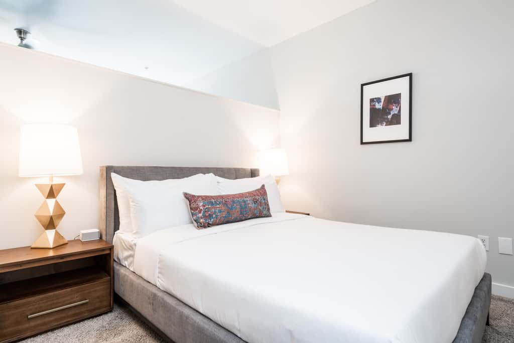 CozySuites MusicRow Astonishing SDO Nashville!