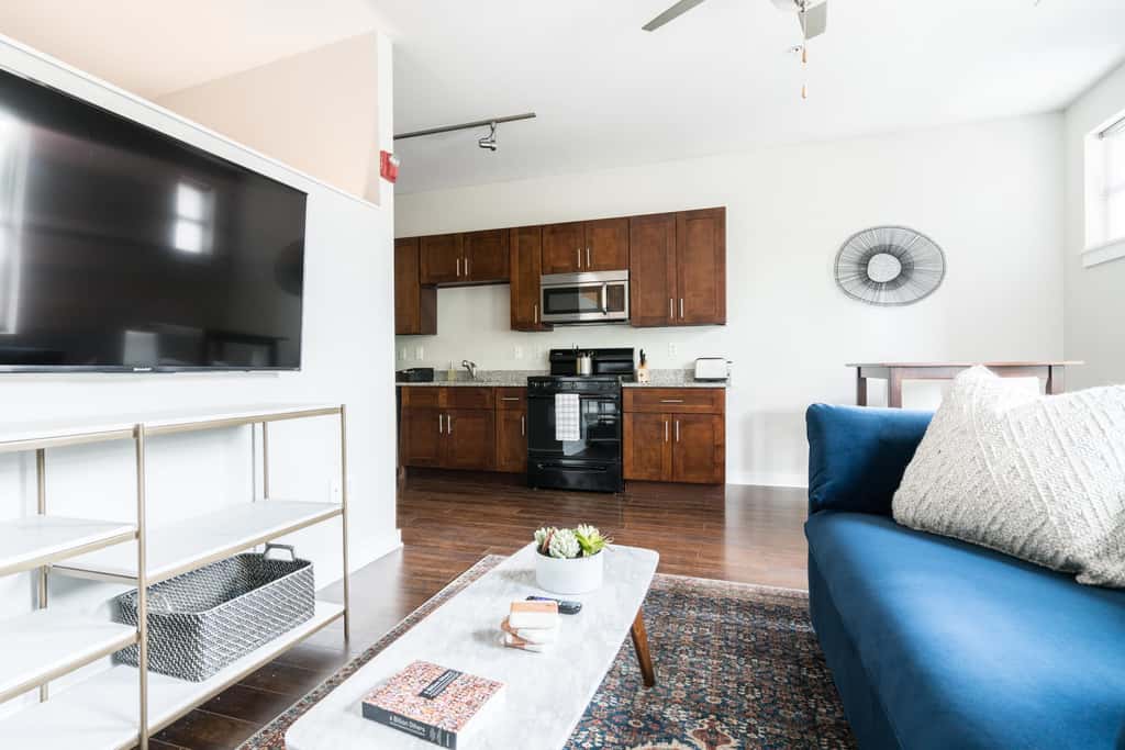 CozySuites MusicRow Astonishing SDO Nashville!