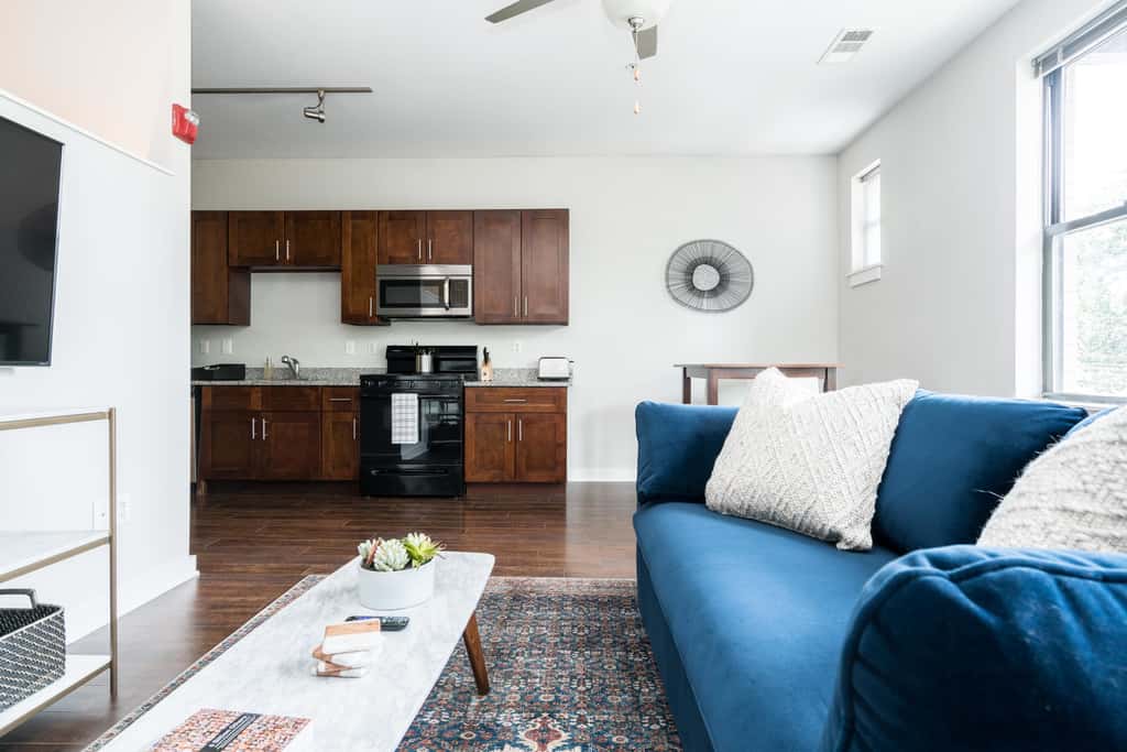 CozySuites MusicRow Astonishing SDO Nashville!