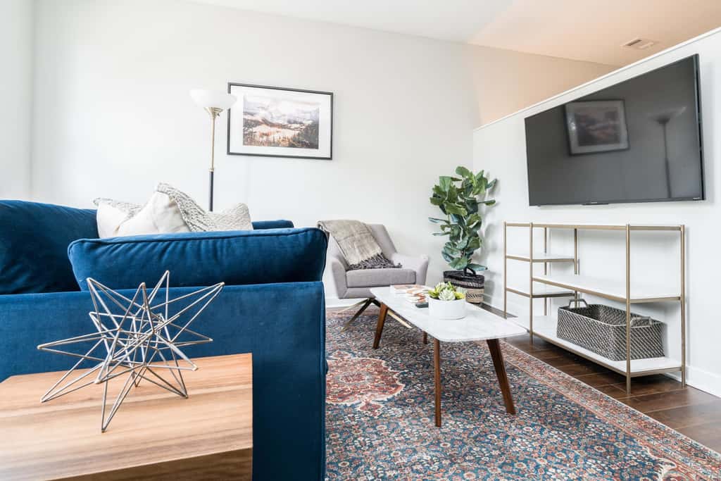 CozySuites MusicRow Astonishing SDO Nashville!