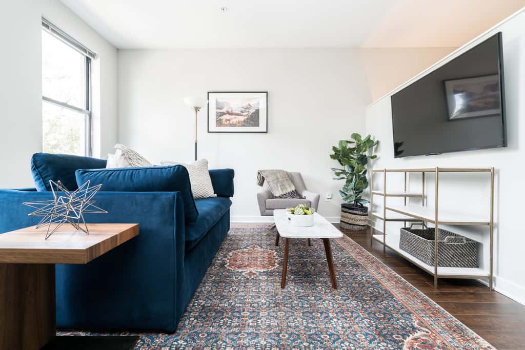 CozySuites MusicRow Astonishing SDO Nashville!
