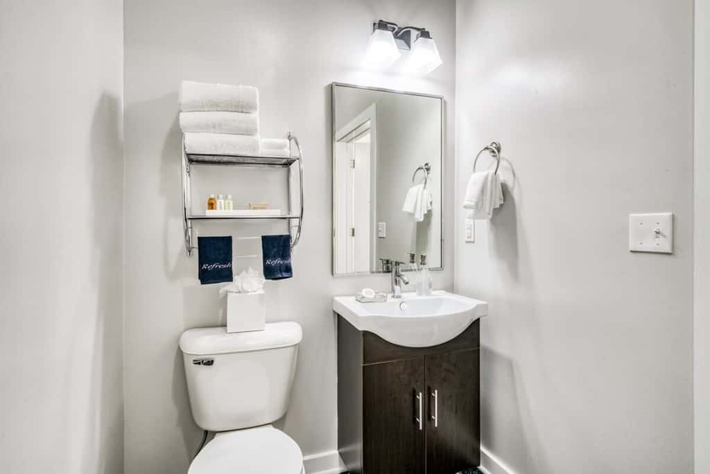 CozySuites TWO Spacious Music Row Condos