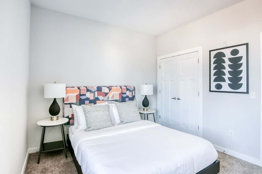 CozySuites TWO Spacious Music Row Condos