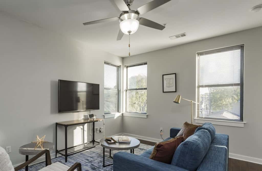 CozySuites TWO Alluring Music Row Condos 