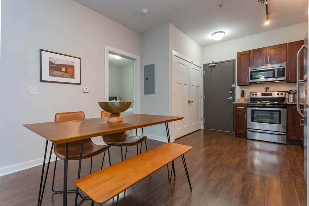 CozySuites TWO Alluring Music Row Condos 