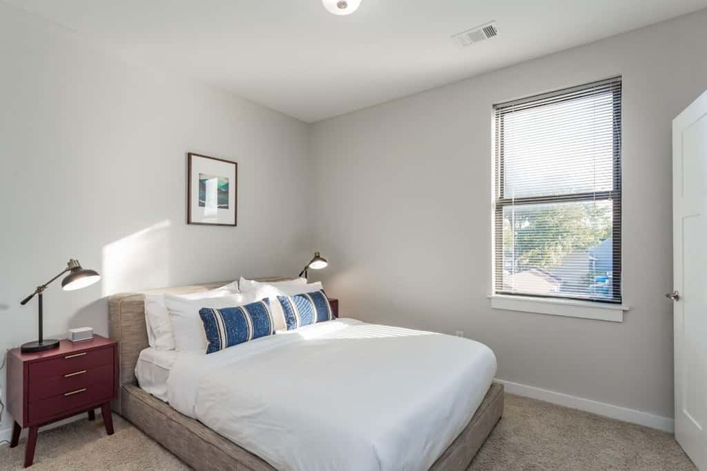 CozySuites TWO Alluring Music Row Condos 