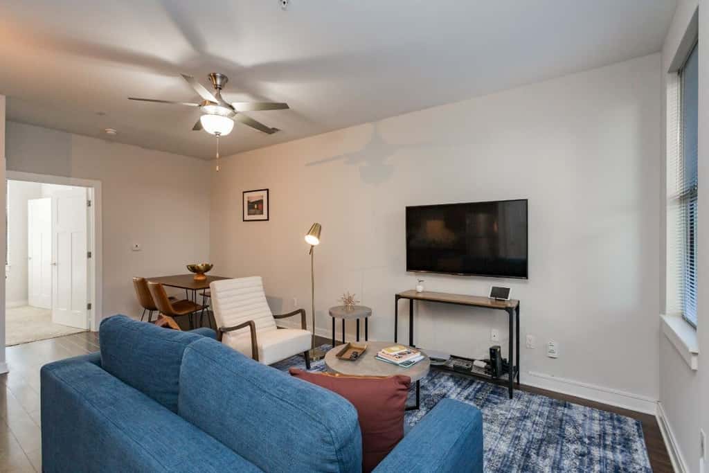 CozySuites TWO Alluring Music Row Condos 