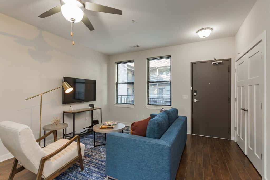 CozySuites TWO Alluring Music Row Condos 