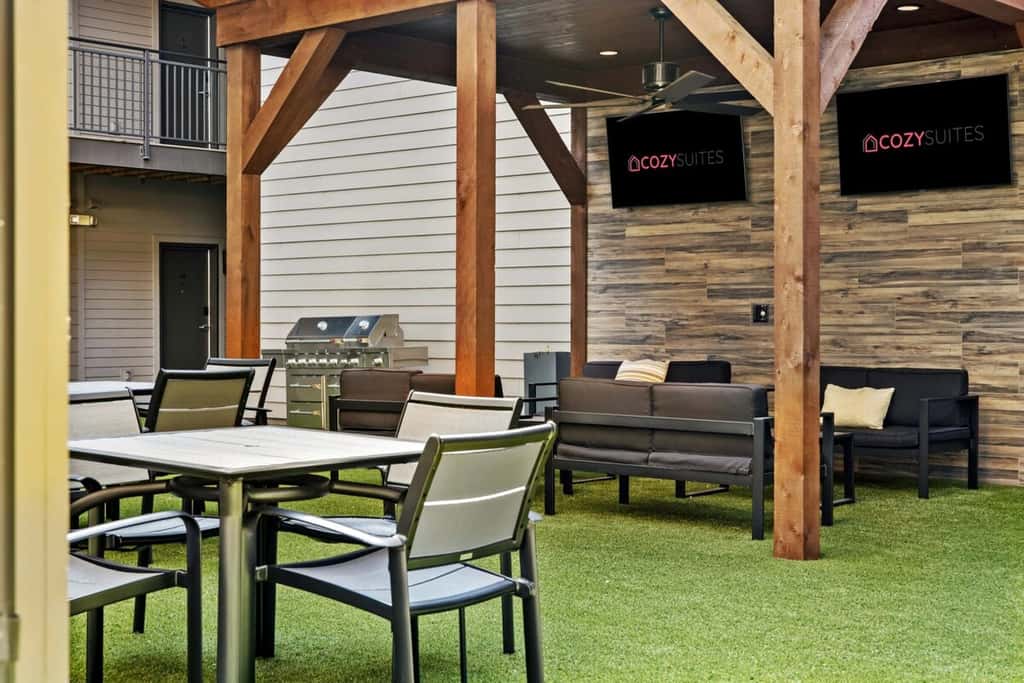 CozySuites TWO Alluring Music Row Condos 