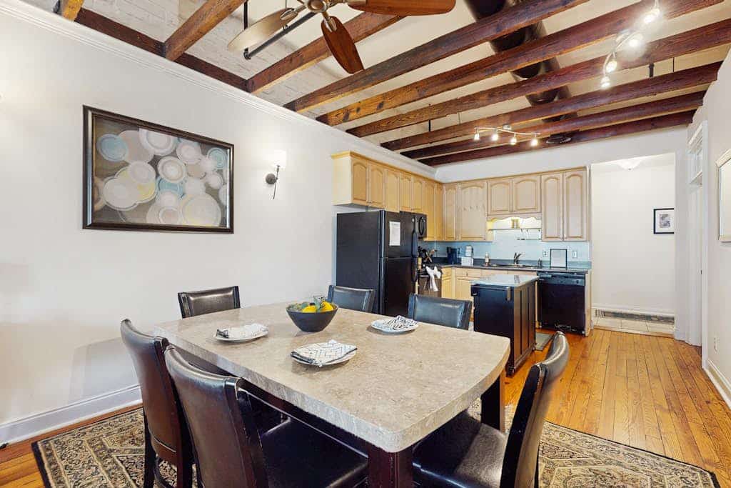 Charming loft near City Market with washer/dryer, AC - walk to river
