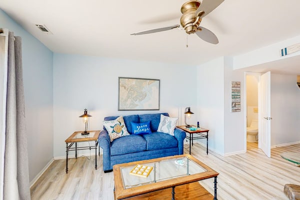 Oceanfront townhome with a lovely ocean view, washer/dryer & central AC