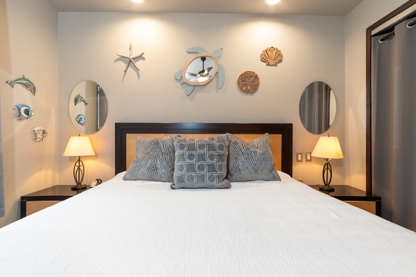 Las Palomas Phase II Coronado 506 Exceptional Oceanfront 2BR 2BA Unit.