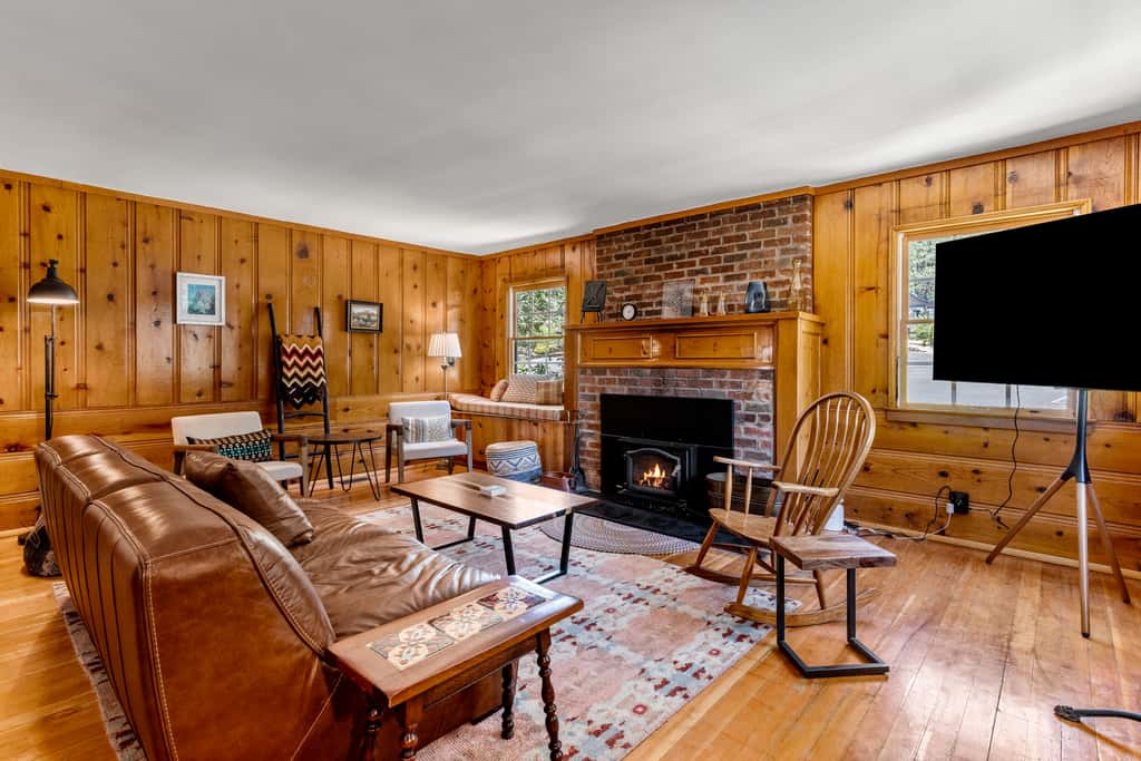 Lundquist House